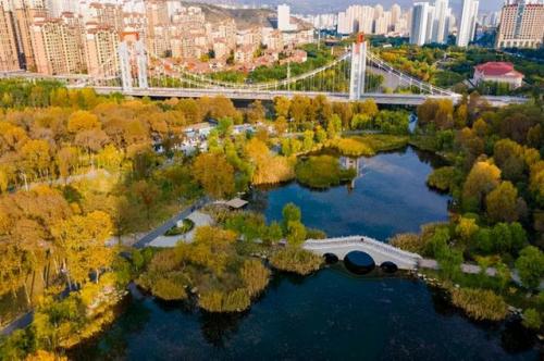 西宁的5个公园 s在秋天、重阳节承包了一半以上的美景,陪着父母四处走走。