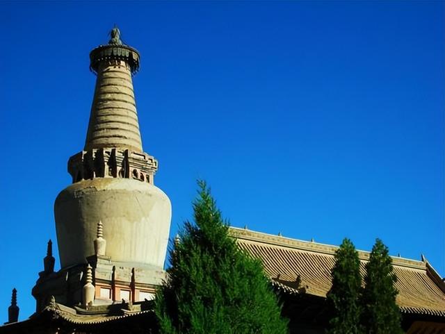 素有“绿唐城”之称的西宁,是人们心目中的旅游级度假胜地。