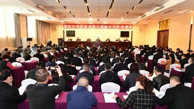 【正在造城的时候】格尔木《六首歌》一起演奏，唱出了造城的声音。