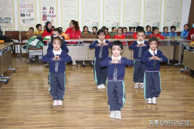 【九九重阳关爱老人】格尔木市在重阳节开展了各种敬老爱老活动。
