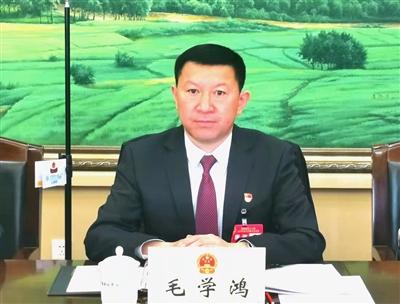 记者采访了海东六县区委书记。