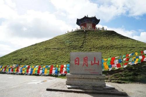 “诚邀全国人民来青海旅游”。这些景点门票免费。