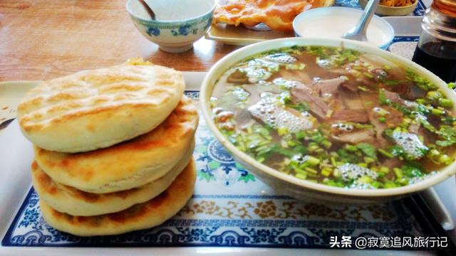 因为一个人,爱上一座城。妹子,今晚我在德里,夜色笼罩。