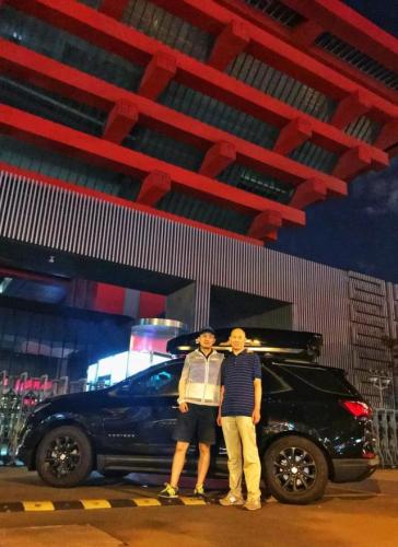中国80后男生随父母驾车21国:欠父母的旅行还了吗?